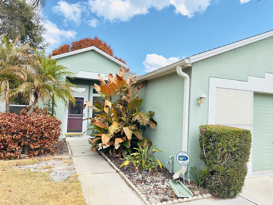1st image of 858 Villa Dr
