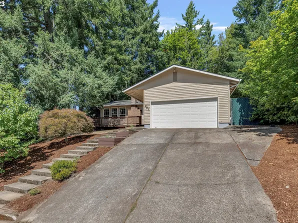 981 NE Hill Way, Estacada, OR 97023