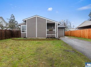 512 W 11th St, Port Angeles, WA 98362