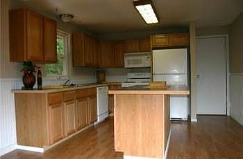 4th image of 2695 McKinley Pl SE