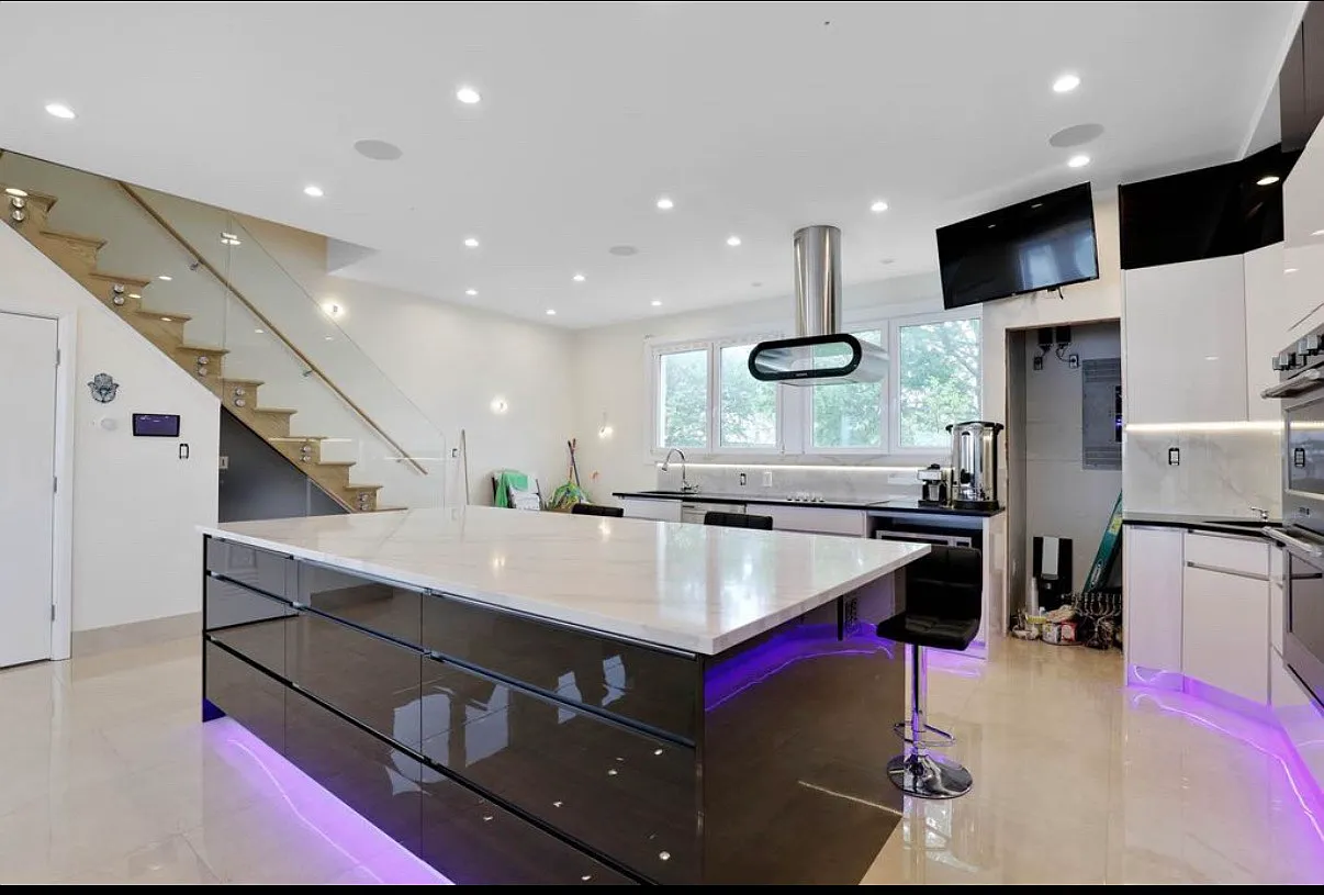 3 bed, 1500 sqft, $6,000 — Photo 2