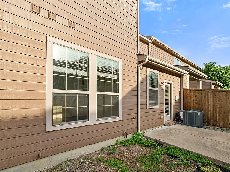 7904 Hannah St — Photo 32