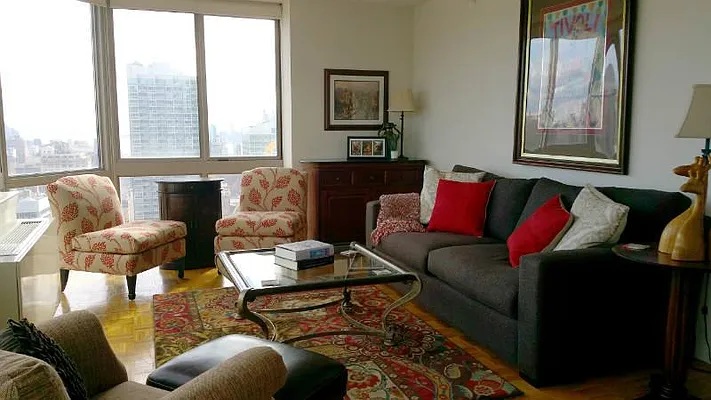 Rented by Kian Realty | media 44