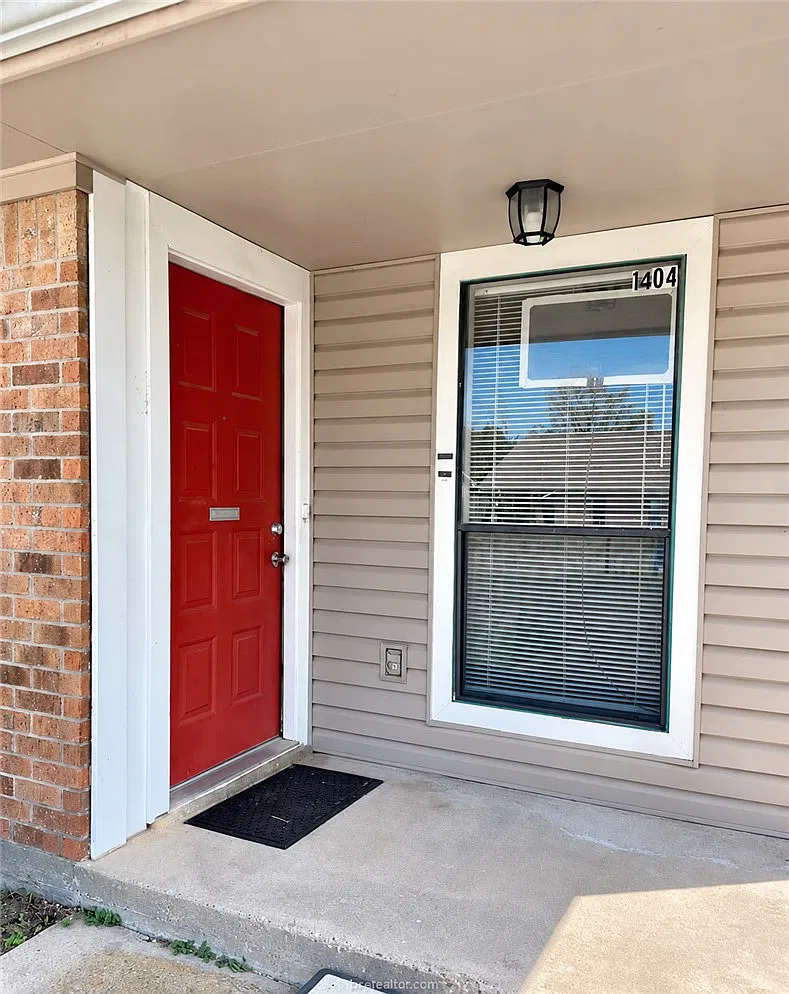 2 bed, 968 sqft, $1,050 — Photo 3