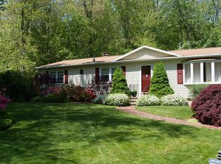 28 Woodland Dr, Clinton, CT 06413