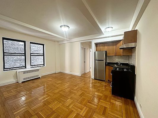 1st image of 305 Lexington Ave APT 6D