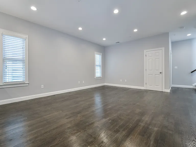 349 Meridian St #2 — Photo 20