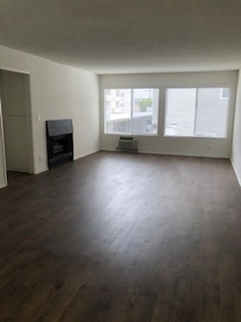 1820 Bentley Ave. — Photo 4