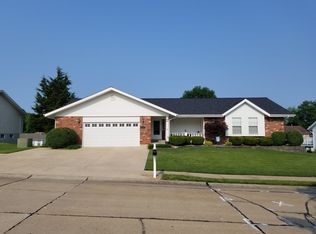 5245 Cedarfield Dr, Saint Charles, MO 63304