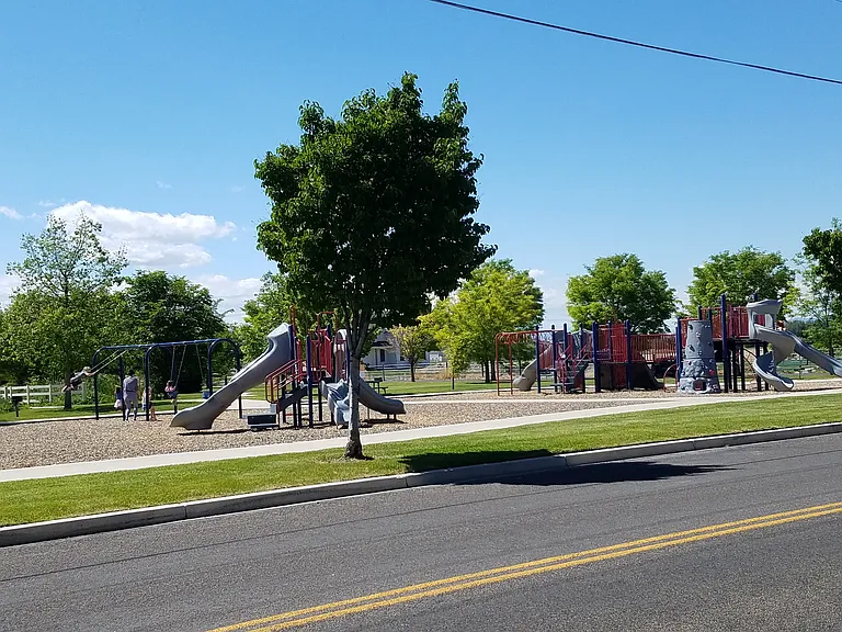 152 S 1100 W — Photo 17