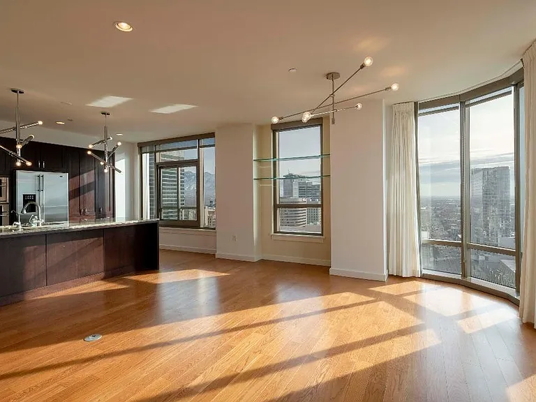 99 W South Temple — Photo 2