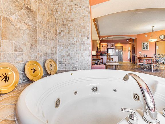 4th image of 2411 River Road #2236