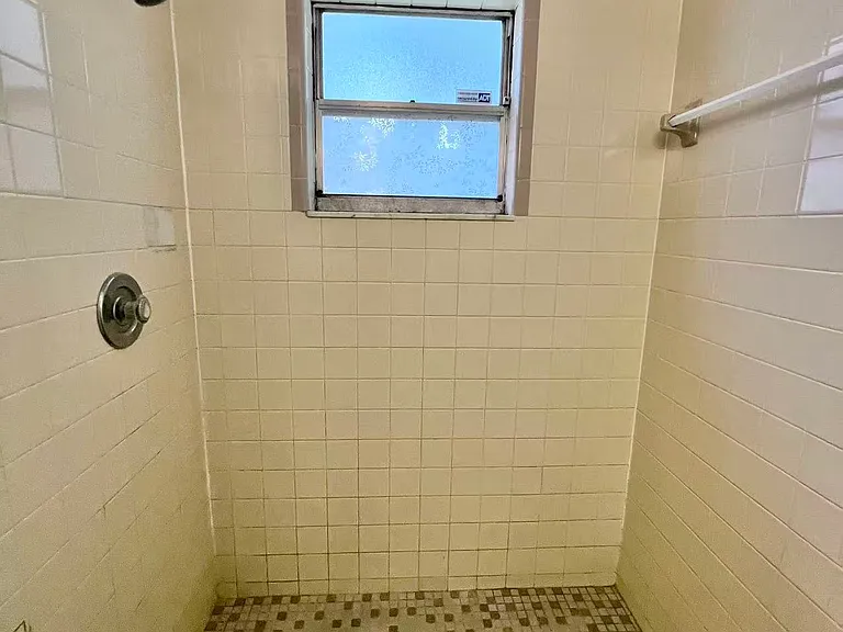 319 Autumn Dr — Photo 18