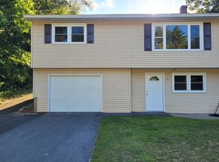 10 Rayes Dr, Hudson, NH 03051