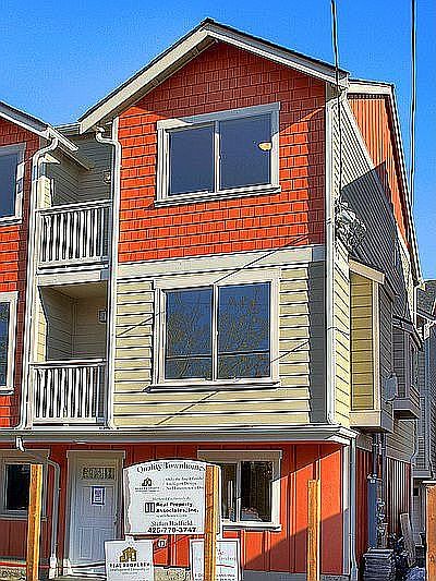 1st image of 12050C 33rd Ave NE