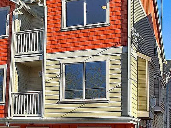 12050C 33rd Ave NE, Seattle, WA 98125