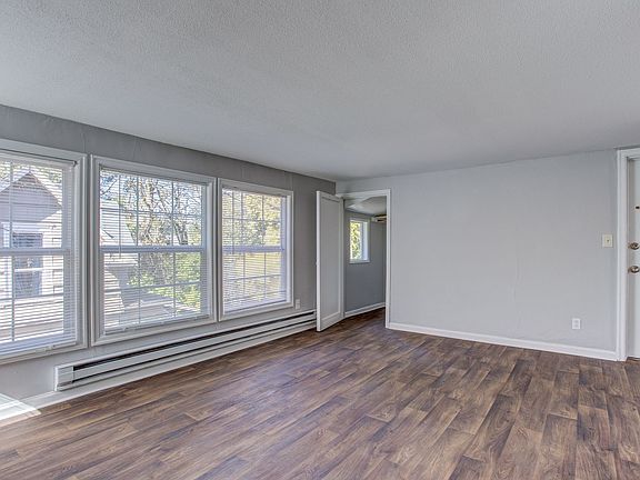 2nd image of 2716 SW Custer St #7