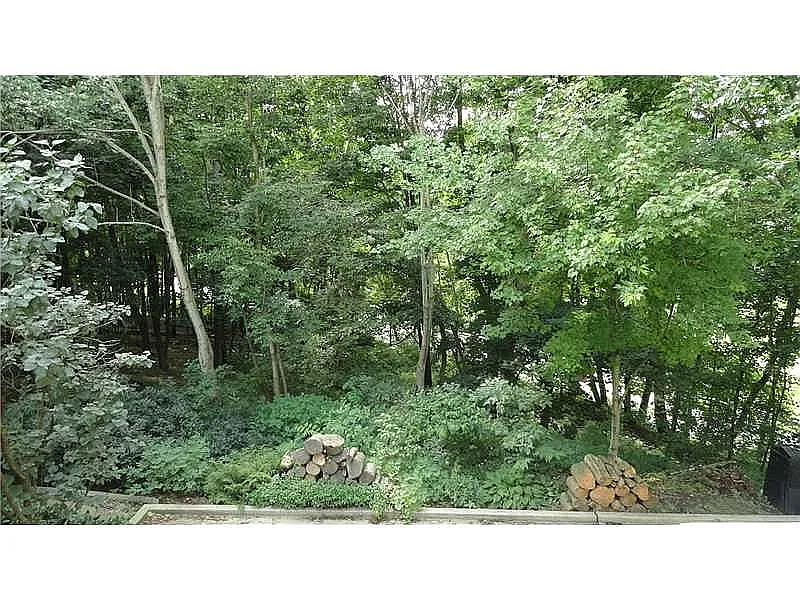 1556 Glenwood Rd photo 1