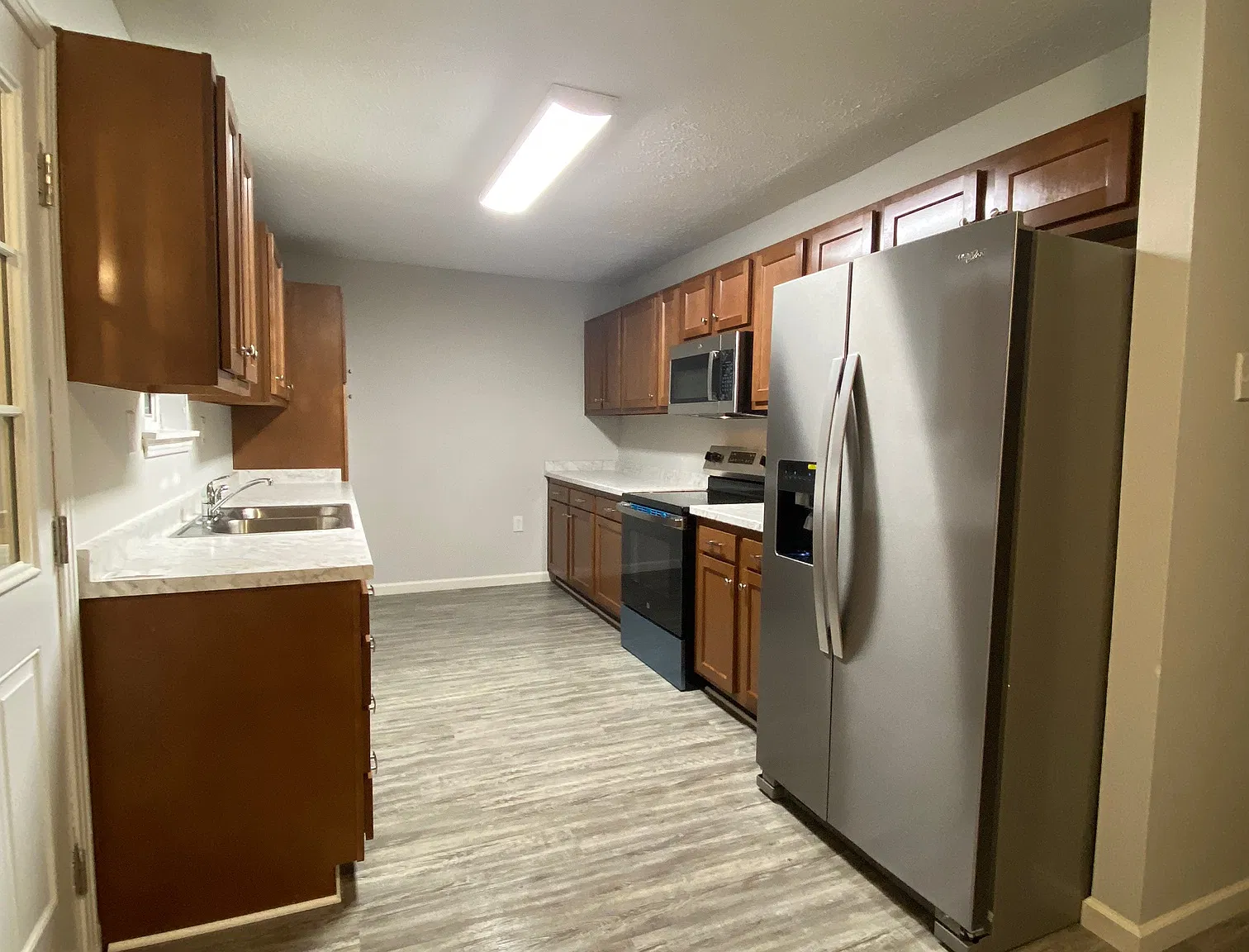 4 bed, 2.5 bath, 1850 sqft, $2,000 — Photo 2