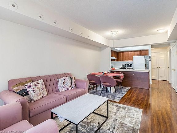 4th image of 3045 Finch Ave W #2079