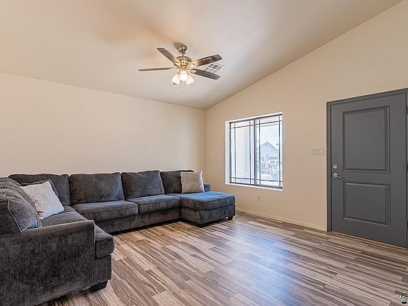 4th image of 4219 Udall Ln