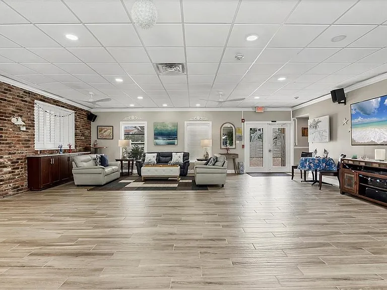 1250 N Portofino Dr #303 — Photo 27