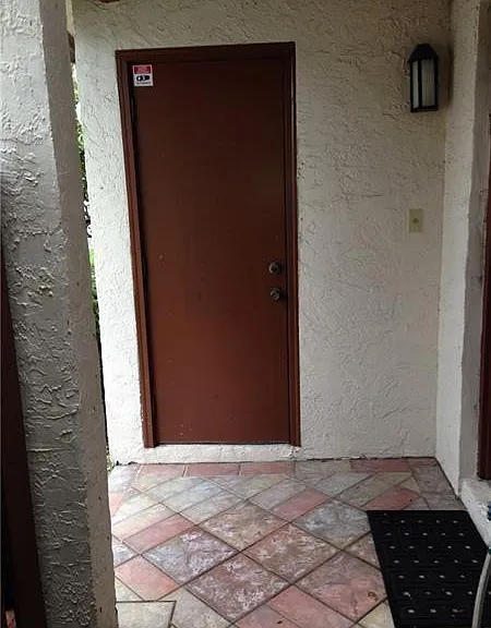 4716 NW 82nd Ave — Photo 2