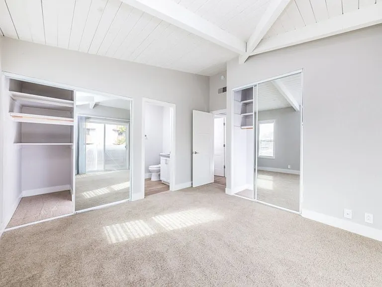 Poets Corner Apartments — Photo 100
