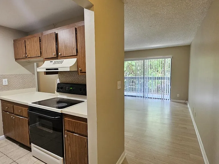 1900 N Congress Ave #206 — Photo 6