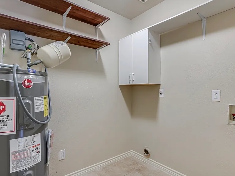 310 Salem Dr #1 — Photo 5
