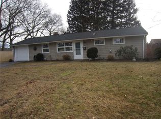 20 Gloucester St, Warwick, RI 02886