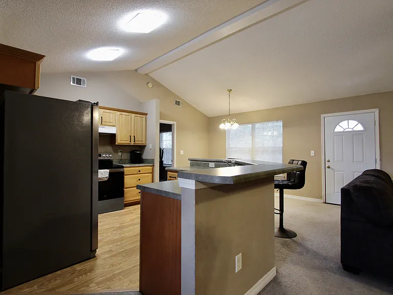 220 Tiffot Ct — Photo 7