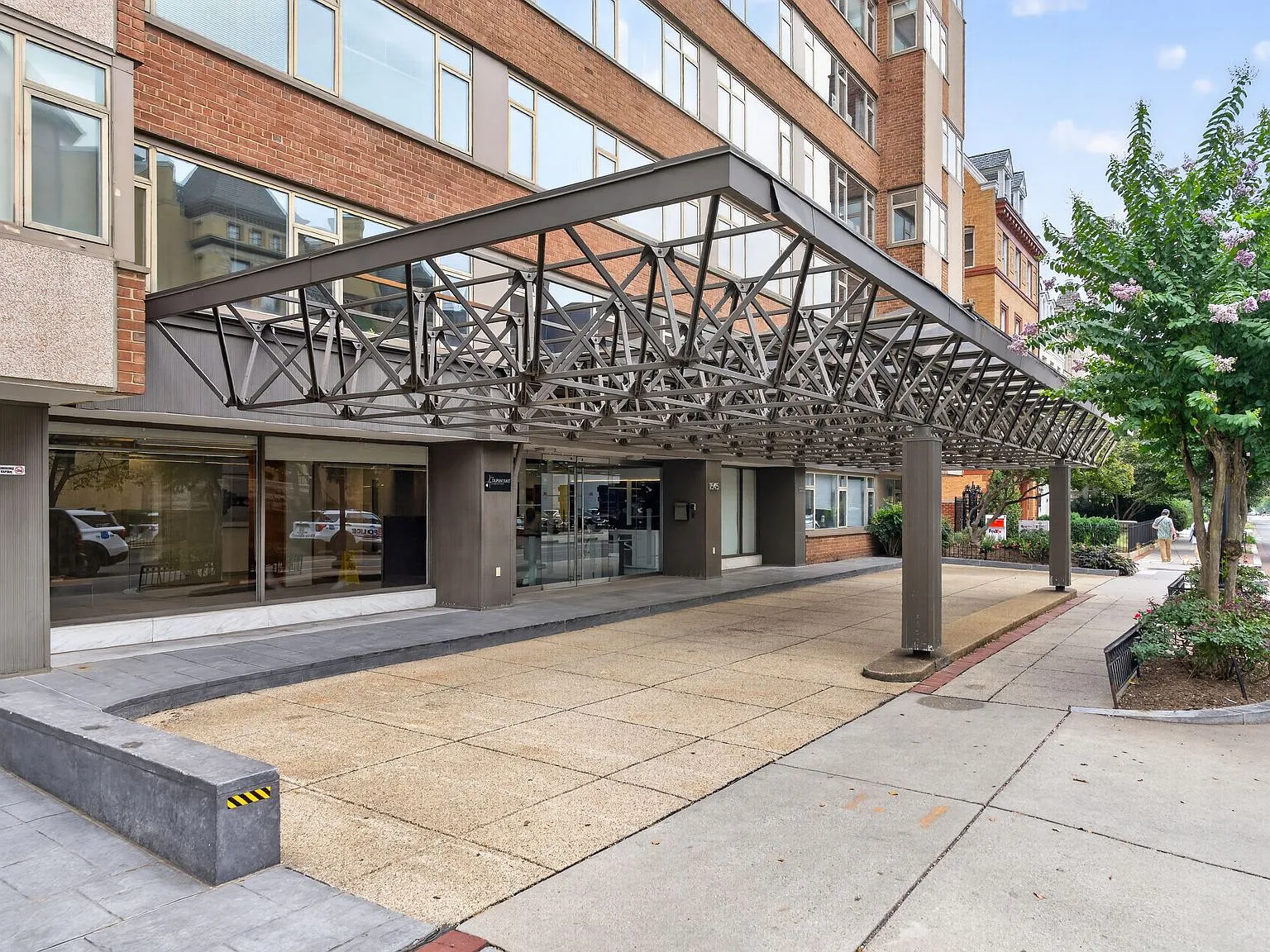1 bed, 711 sqft, $2,950 — Photo 2
