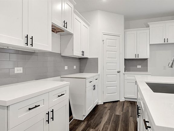 7th image of this home
