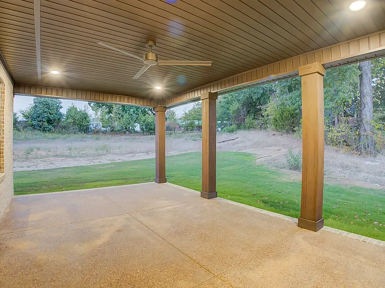 77 Kings Pond Cv — Photo 3