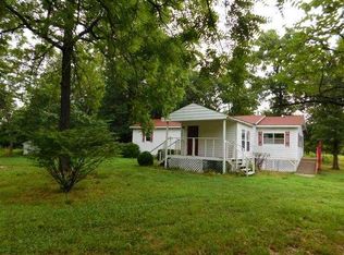 9547 State Line Rd, Seneca, MO 64865