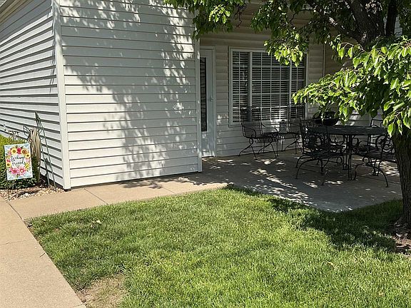 2nd image of 805 N Woodridge Dr