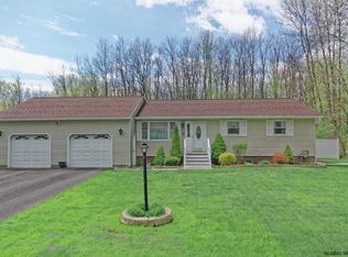18 Dania Dr, Hagaman, NY 12086