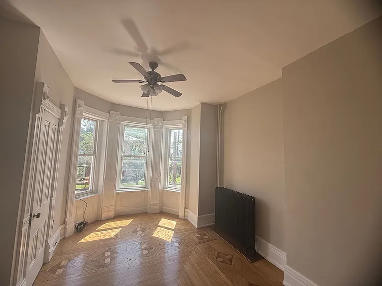 242 S Hanover St — Photo 4
