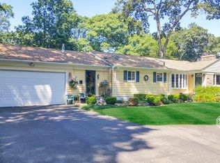 321 Love Ln, Warwick, RI 02886