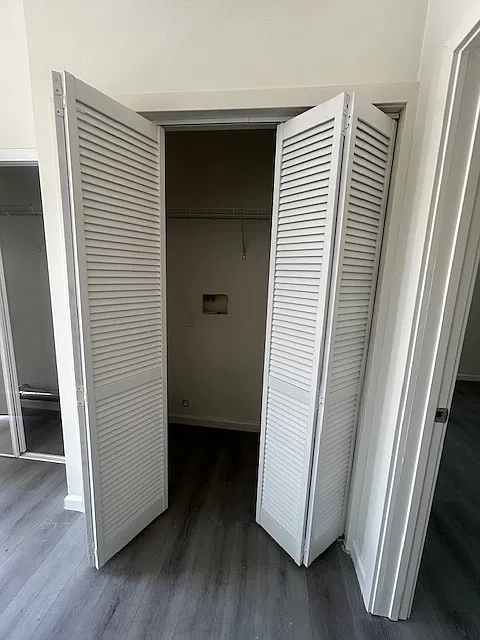 WASHER AND DRYER HOOK UPS