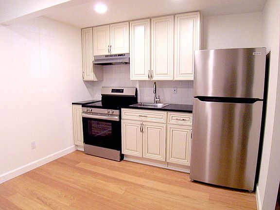 5th image of 554 Decatur St Floor 1