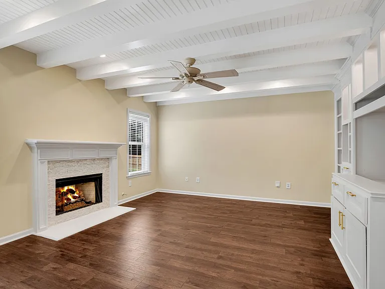 1735 Berry Ct — Photo 5
