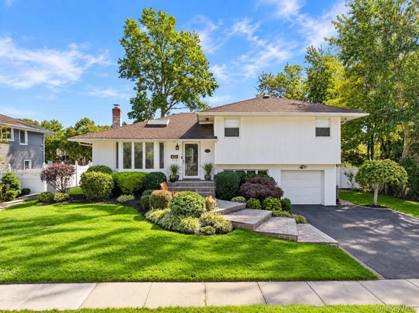 34 Briar Lane, Jericho, NY 11753