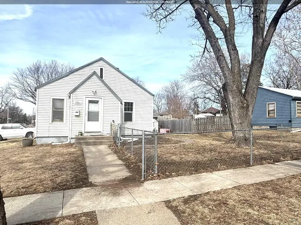 3301 Garretson Ave, Sioux City, IA 51106
