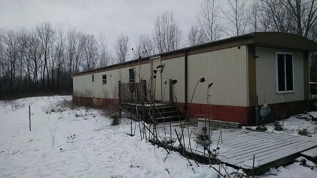 3157 N Huron Rd photo 1