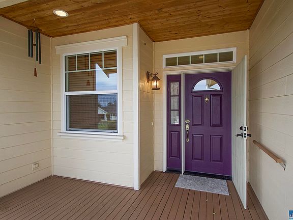 2nd image of 635 W Summer Breeze Ln