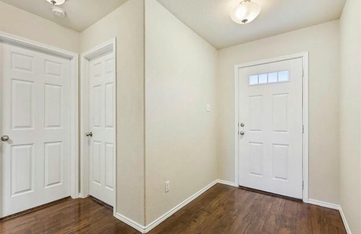 2812 Samson Drive — Photo 2