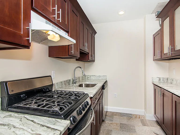 33 Walbridge St #4 — Photo 1