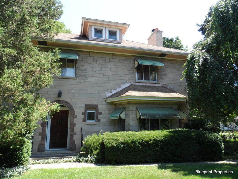1st image of 330 Collindale Ave NW